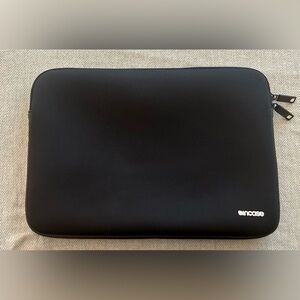 Incase LAPTOP CASE For 15” MacBook Pro Classic Neoprene Sleeve Water Resistant